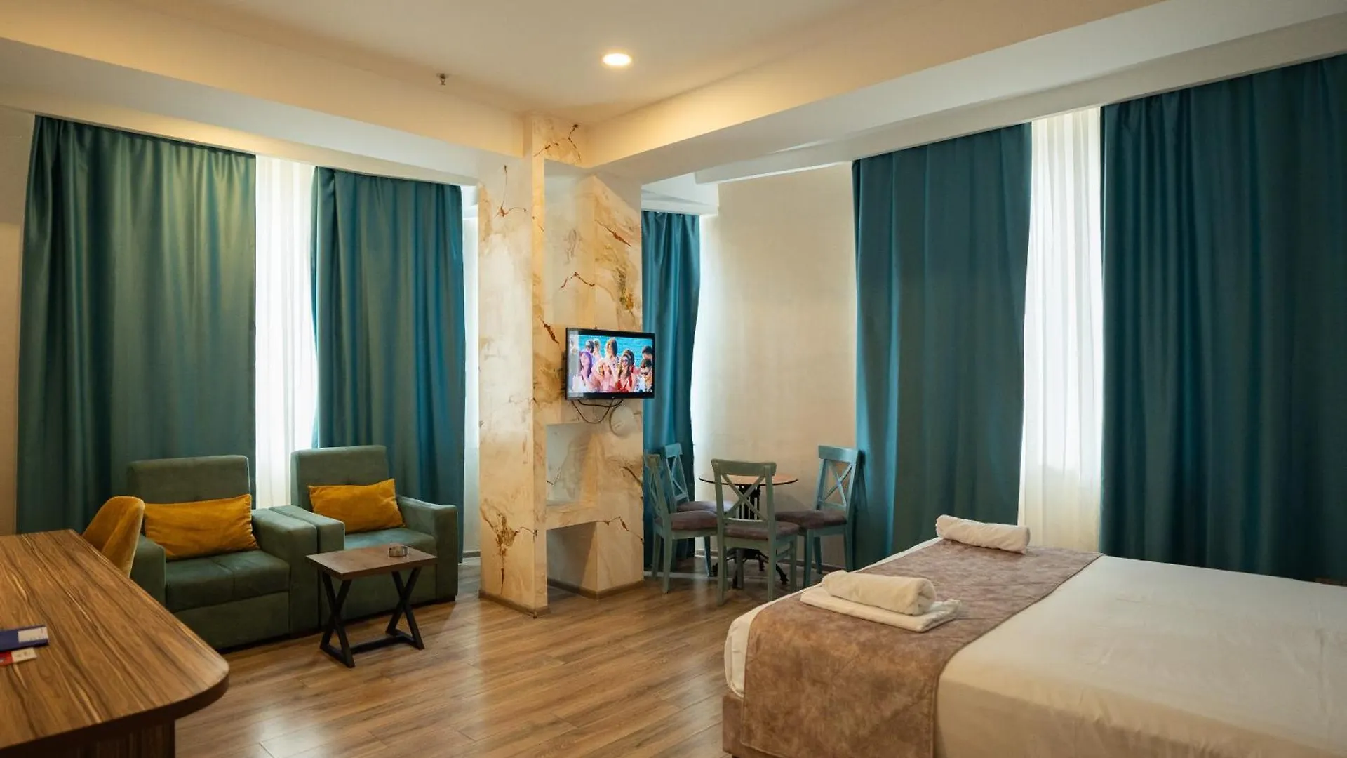 La Corne Hotel Baku 0*,  Azerbaijan